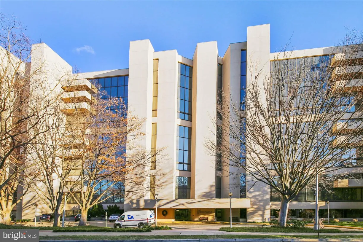 Washington Metro Area Real Estate | View 1101 S Arlington Ridge Rd, 113 | 2 Beds