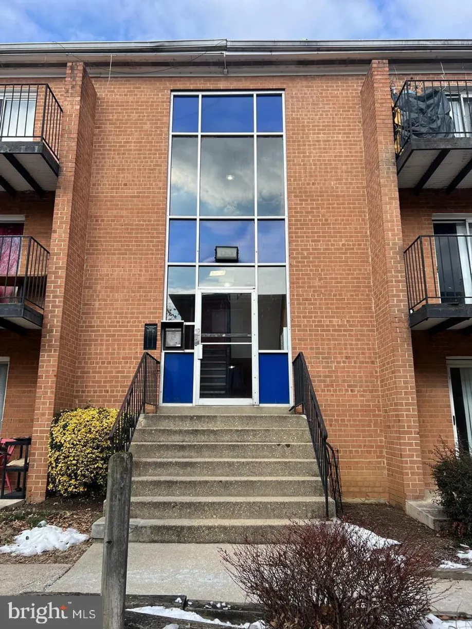 Washington Metro Area Real Estate | View 3408 25th St S, 5 | 2 Beds