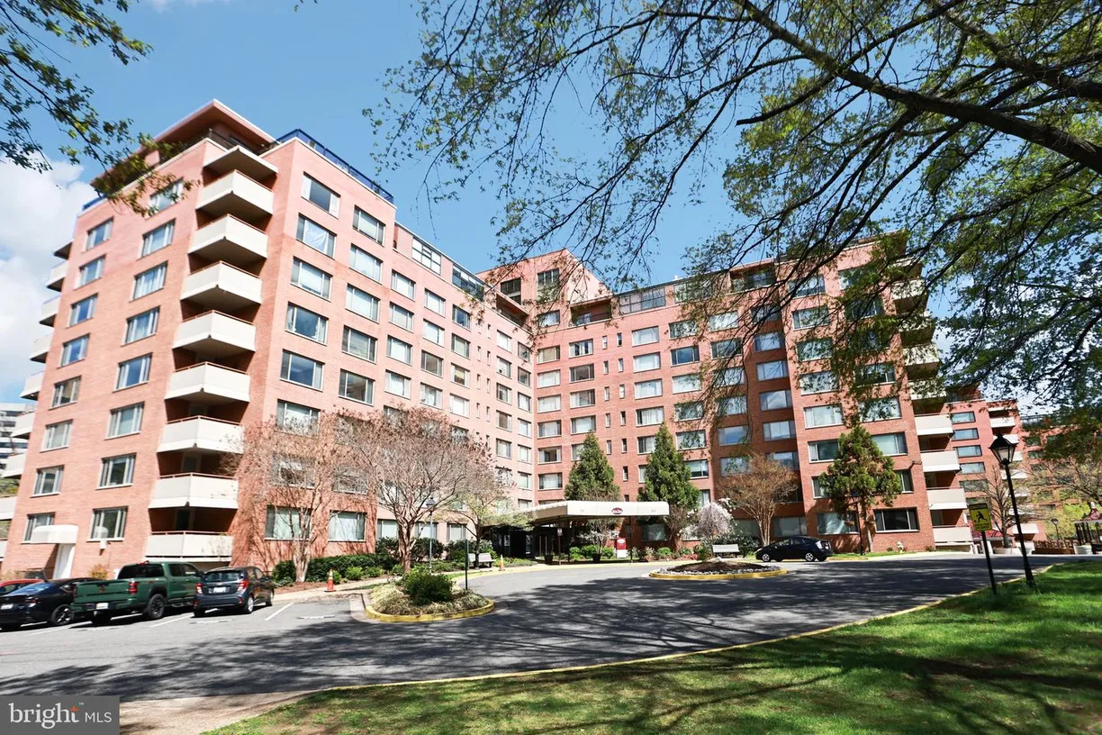 Washington Metro Area Real Estate | View 1111 Arlington Blvd, 243 | 2 Beds, 1 Bath