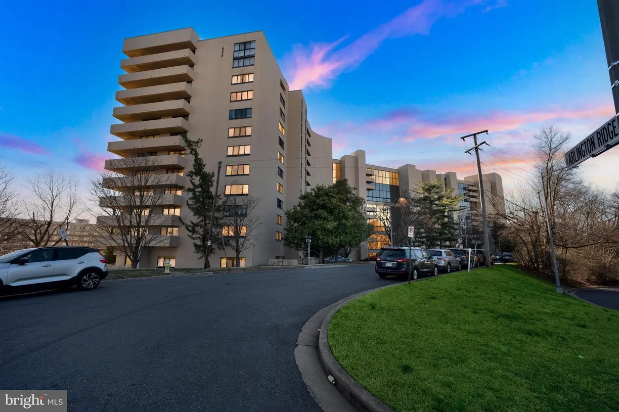 Washington Metro Area Real Estate | View 1101 S Arlington Ridge Rd, 806 | 2 Beds