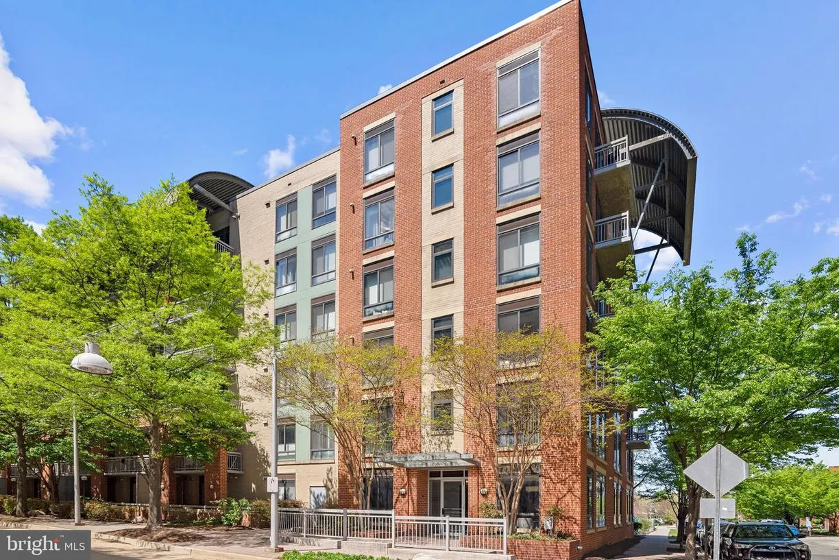 Washington Metro Area Real Estate | View 1200 N Hartford St, 609 | 1 Bed, 1 Bath