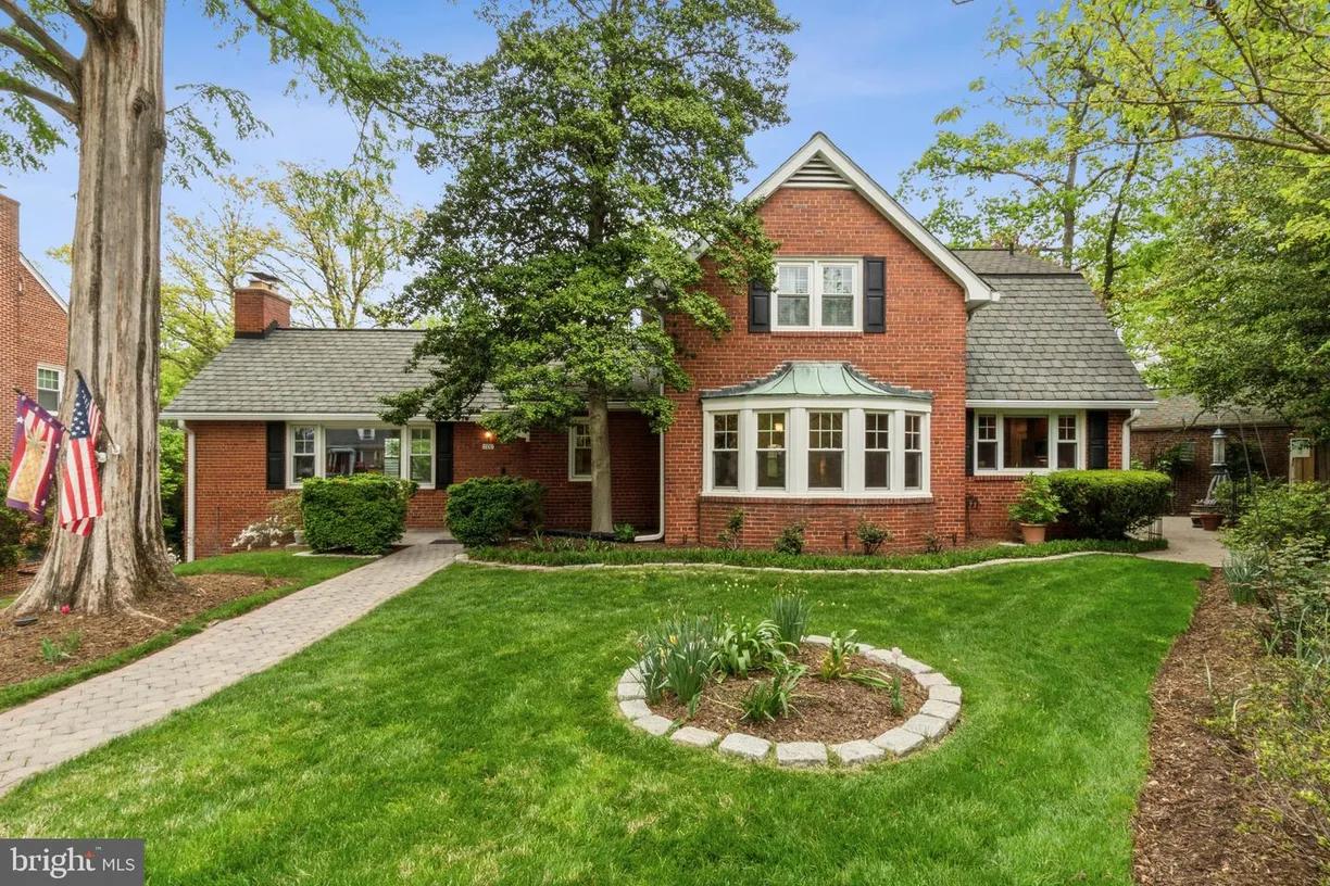 Washington Metro Area Real Estate | View 2337 S Ode St | 4 Beds, 3 Baths