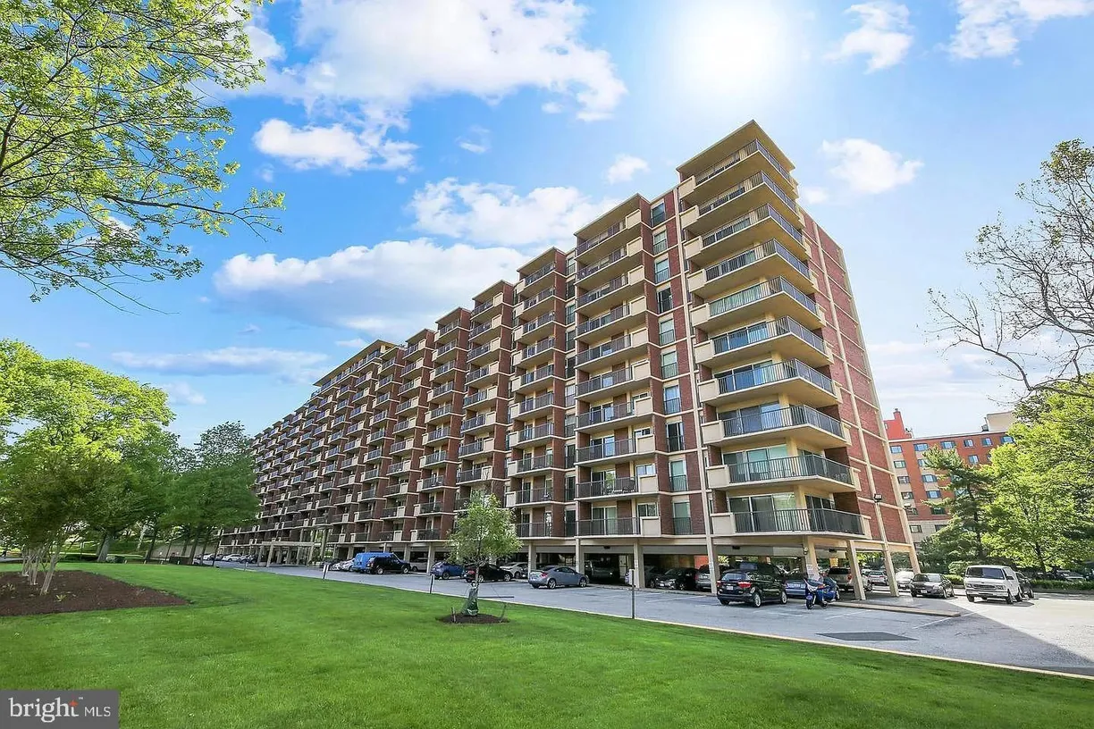 Washington Metro Area Real Estate | View 1300 Army Navy Dr, 218 | 1 Bed