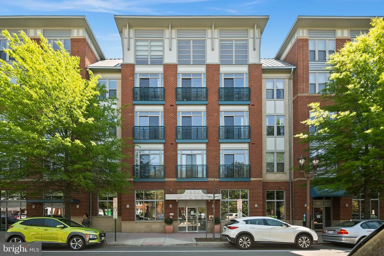 Washington Metro Area Real Estate | View 1800 Wilson Blvd, 321 | 1 Bed, 1 Bath
