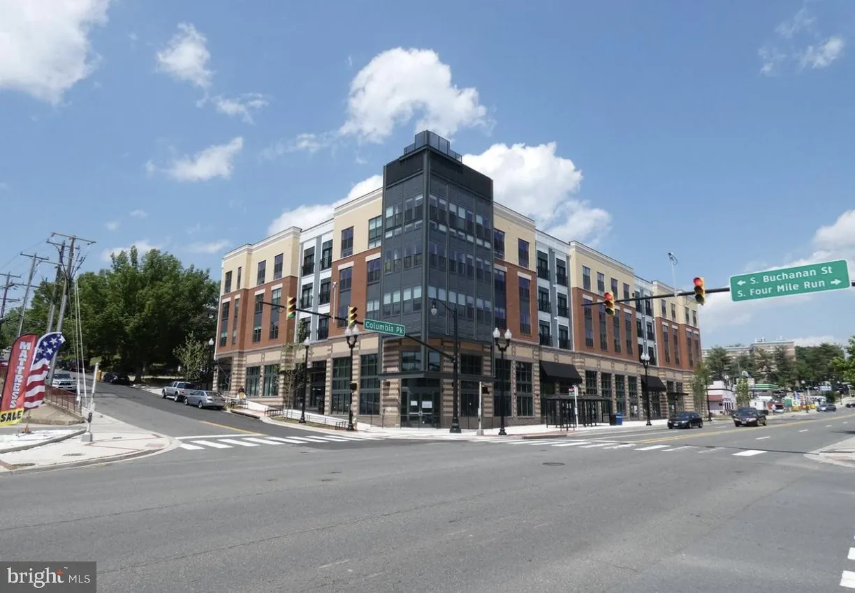 Washington Metro Area Real Estate | View 989 S Buchanan St, 318 | 2 Beds