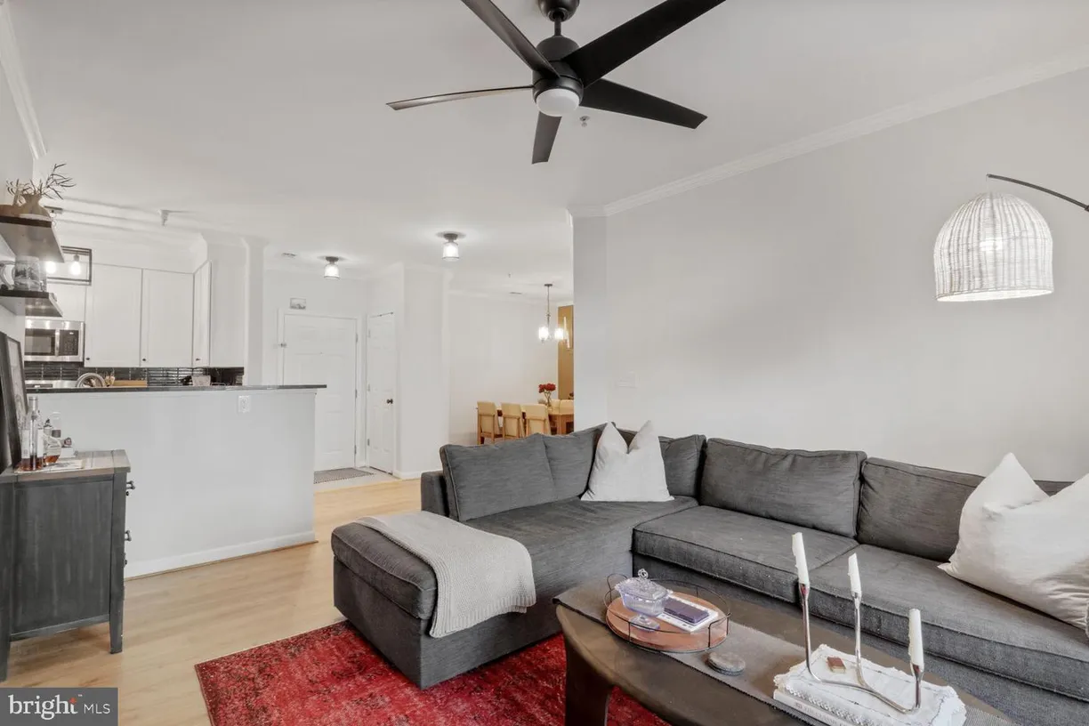 Washington Metro Area Real Estate | View 801 S Greenbrier St, 214 | 2 Beds, 2 Baths