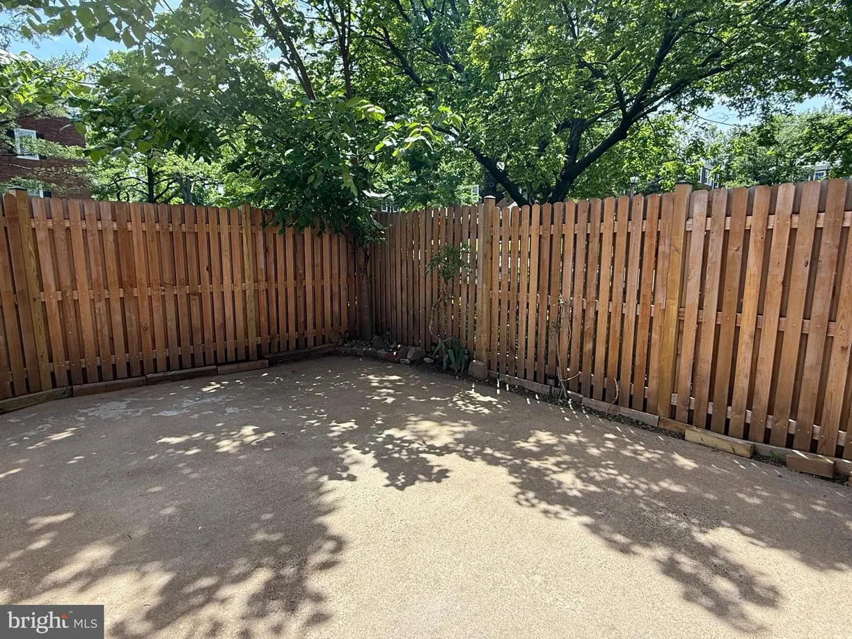 Washington Metro Area Real Estate | View 2865 S Abingdon St | Listing