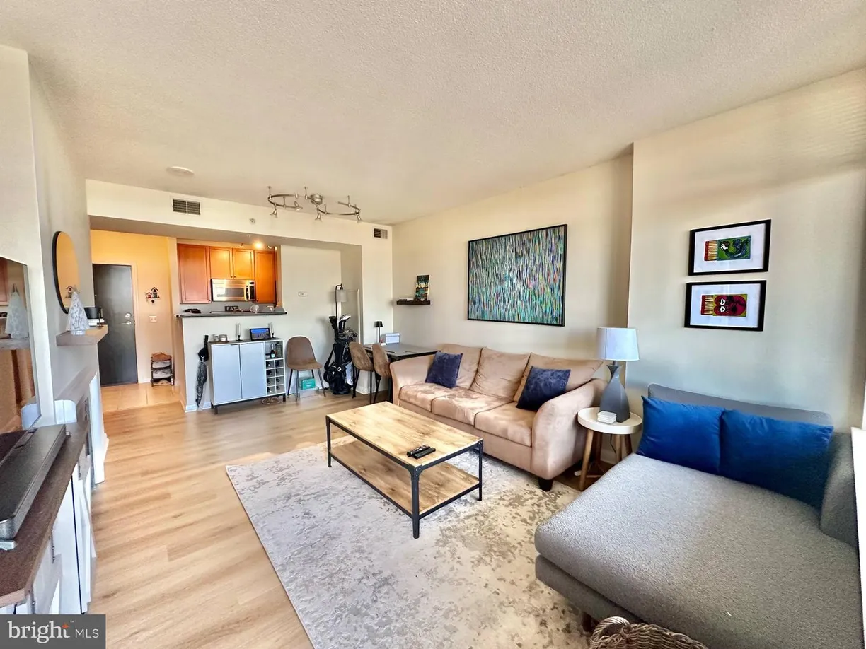 Washington Metro Area Real Estate | View 851 N Glebe Rd, 1714 | 1 Bed