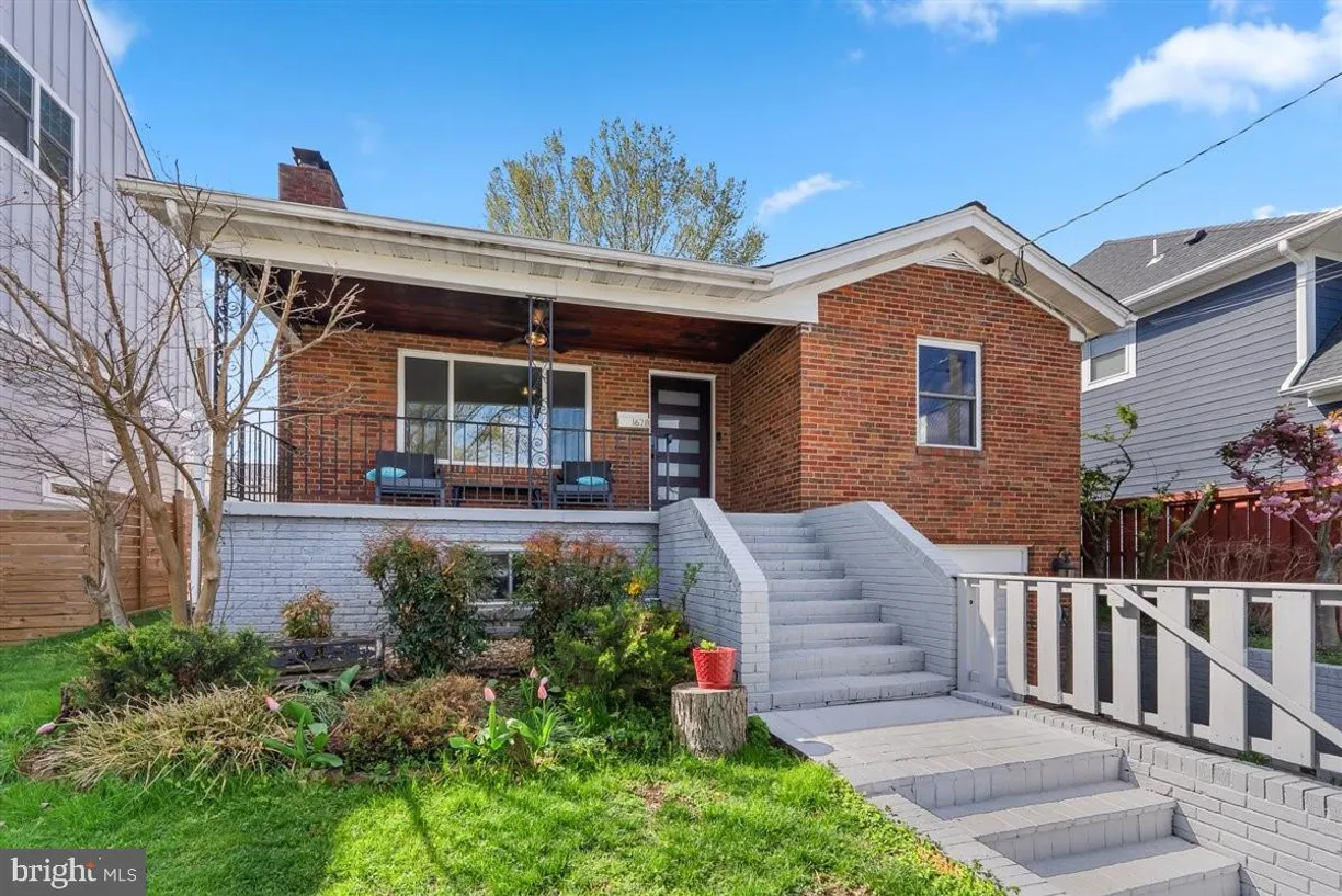 Washington Metro Area Real Estate | View 1628 12th St S | 4 Beds