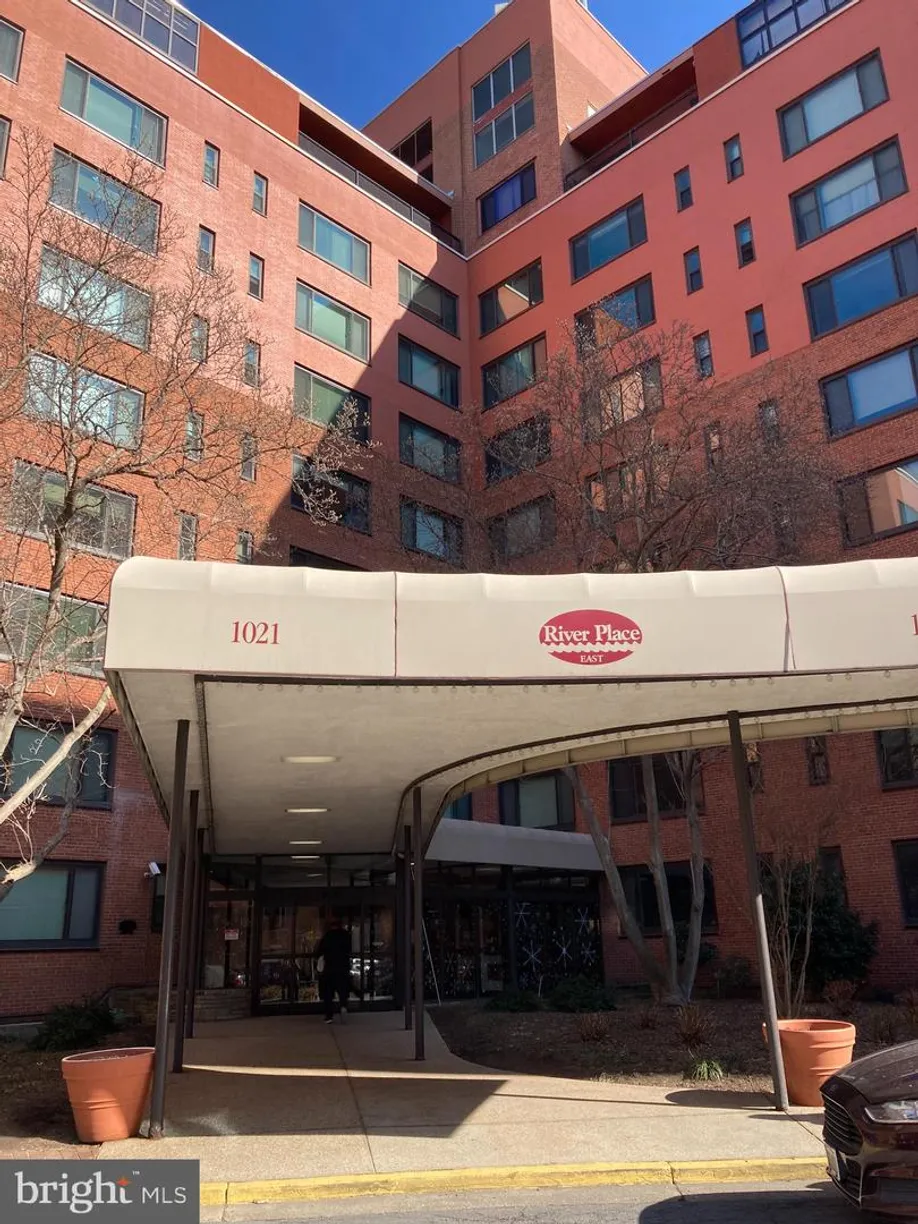 Washington Metro Area Real Estate | View 1021 Arlington Blvd, 608