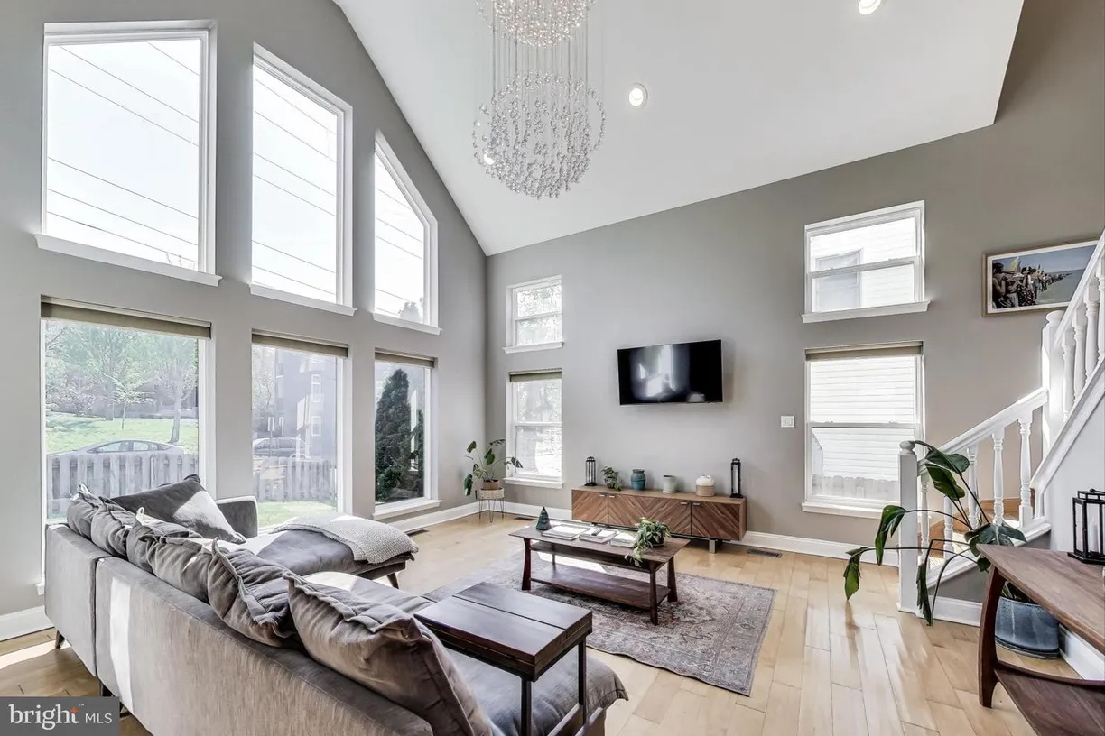 Washington Metro Area Real Estate | View 2046 S Shirlington Rd | Listing