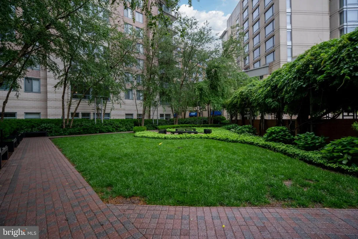 Washington Metro Area Real Estate | View 851 N Glebe Rd, 1407 | Listing