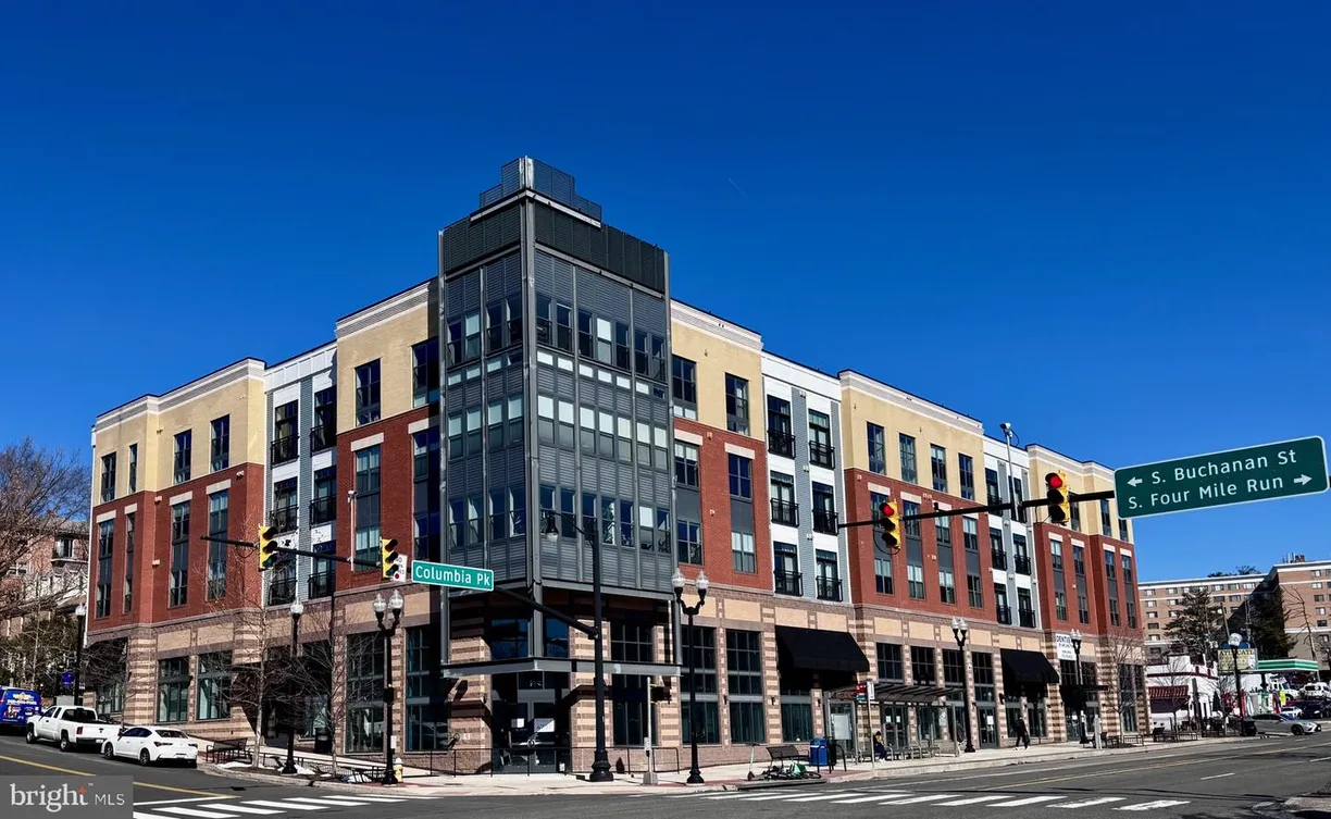 Washington Metro Area Real Estate | View 989 S Buchanan St, 221 | Listing