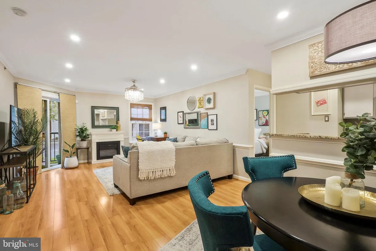 Washington Metro Area Real Estate | View 3315 Wyndham Cir, 1222 | 2 Beds, 2 Baths