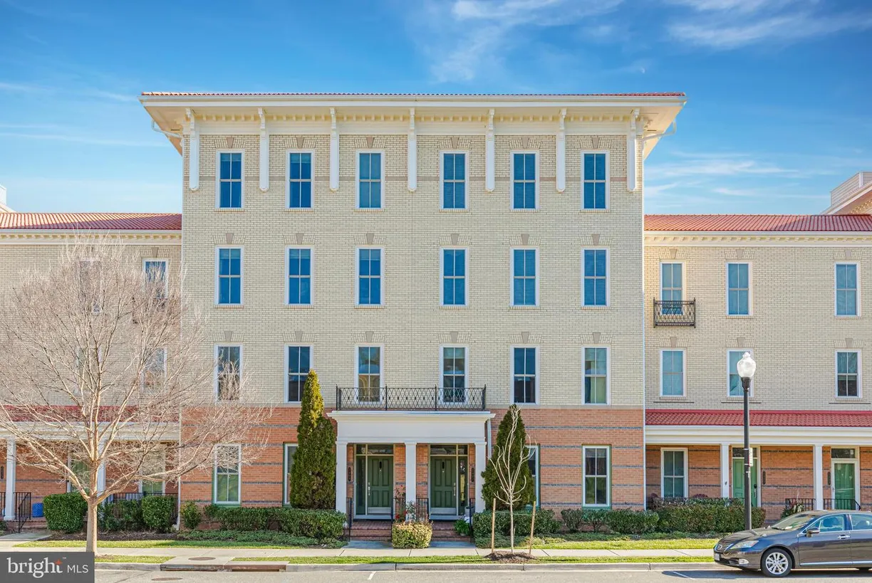 Washington Metro Area Real Estate | View 2407 Conoy St, 102 | 3 Beds, 2 Baths