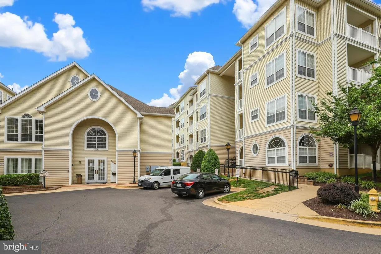 Washington Metro Area Real Estate | View 4560 Strutfield Ln, 1410 | 1 Bed, 1 Bath
