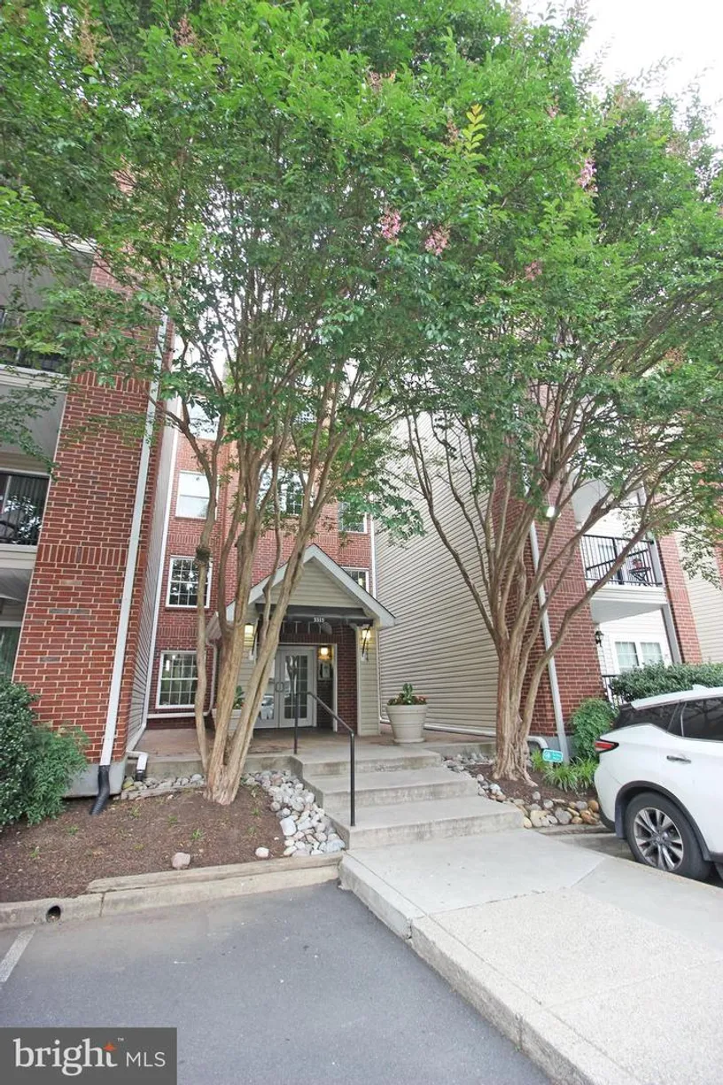 Washington Metro Area Real Estate | View 3315 Wyndham Cir, 4223 | 1 Bed, 1 Bath