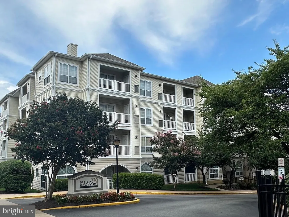 Washington Metro Area Real Estate | View 4561 Strutfield Ln, 3216 | 2 Beds, 2 Baths