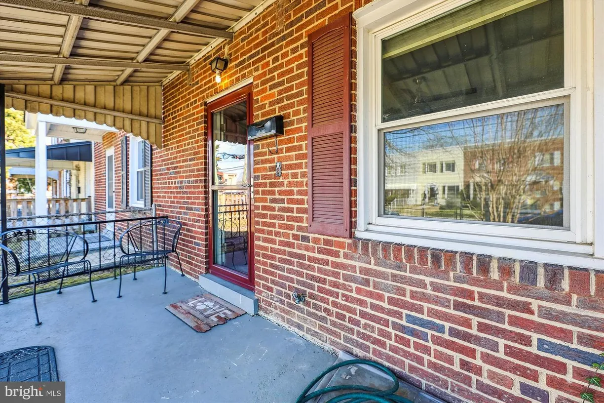 Washington Metro Area Real Estate | View 521 N Payne St | Listing