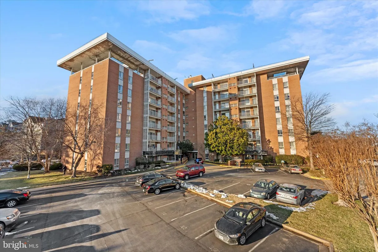 Washington Metro Area Real Estate | View 5250 Valley Forge Dr, 512 | Listing
