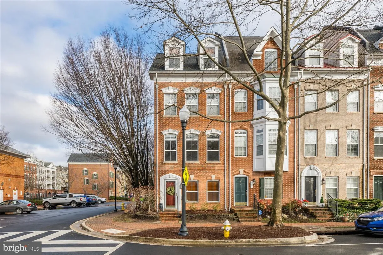 Washington Metro Area Real Estate | View 210 Cameron Station Blvd Blvd | 3 Beds