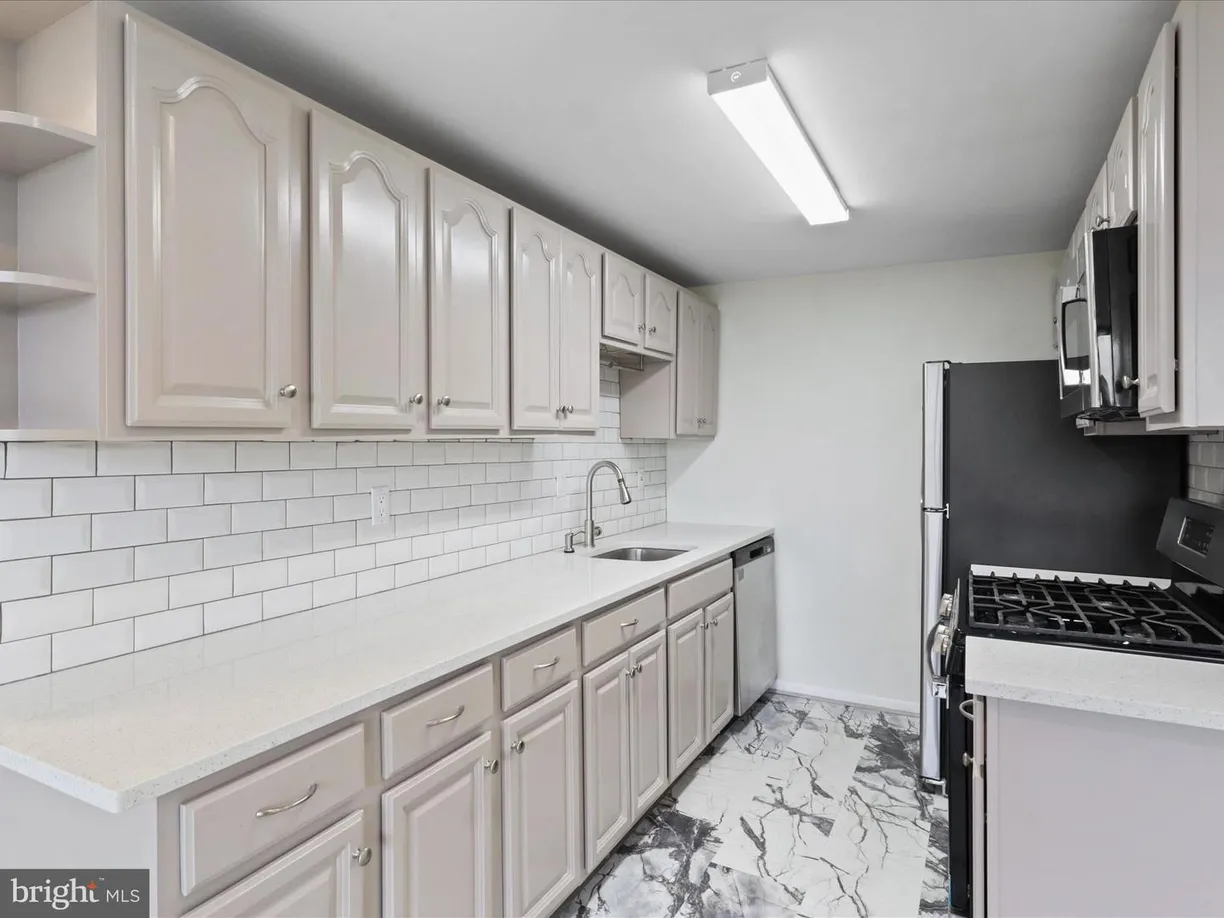 Washington Metro Area Real Estate | View 4600 Duke St, 711 | 1 Bed, 1 Bath