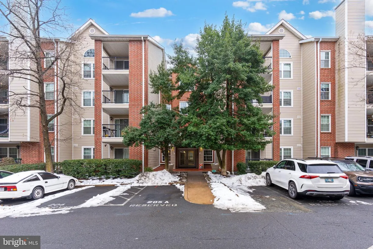 Washington Metro Area Real Estate | View 3311 Wyndham Cir, 1199 | 1 Bed, 1 Bath