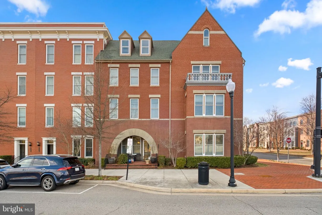 Washington Metro Area Real Estate | View 2112 Potomac Ave | 5 Beds, 3 Baths