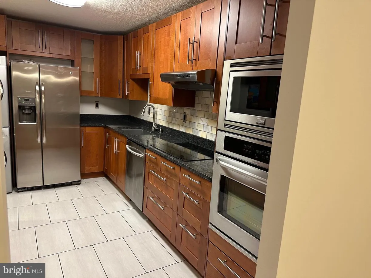 Washington Metro Area Real Estate | View 307 Yoakum Pkwy, 609 | Listing
