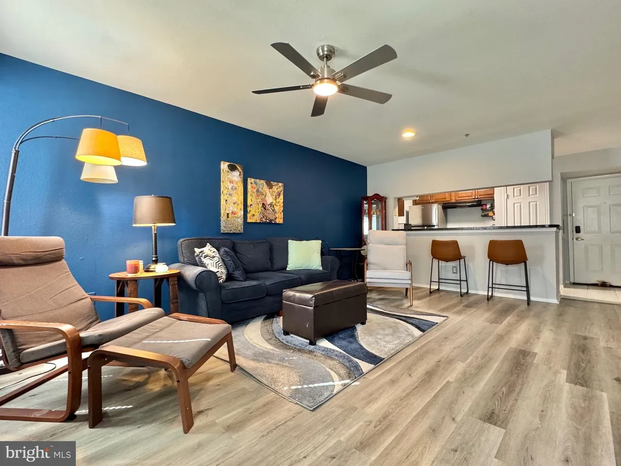 Washington Metro Area Real Estate | View 3311 Wyndham Cir, 1189 | 1 Bed, 1 Bath