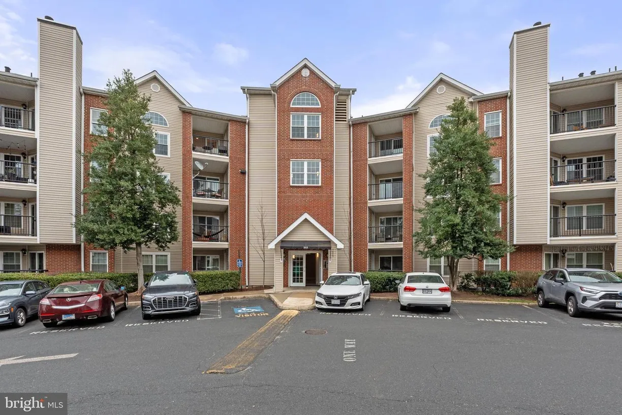Washington Metro Area Real Estate | View 3313 Wyndham Cir, 3212 | 1 Bed