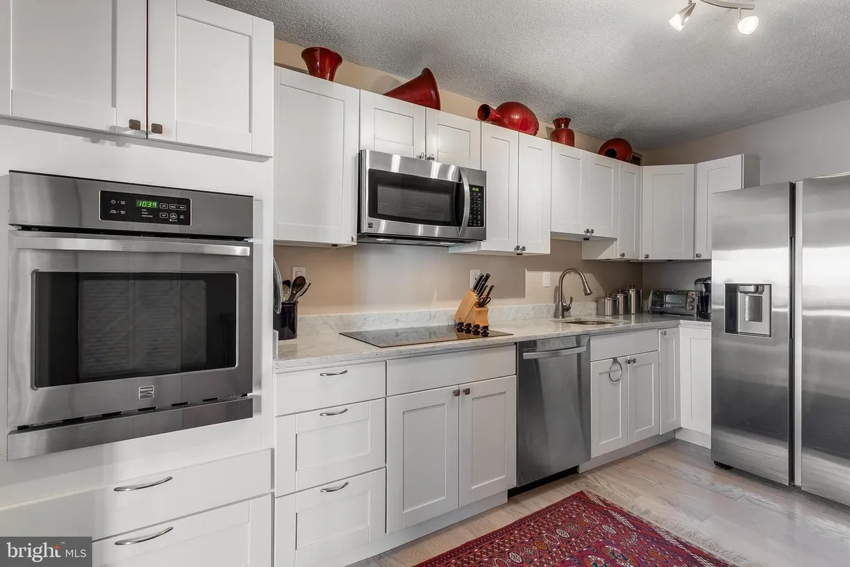 Washington Metro Area Real Estate | View 307 Yoakum Pkwy, 1107 | 2 Beds, 2 Baths
