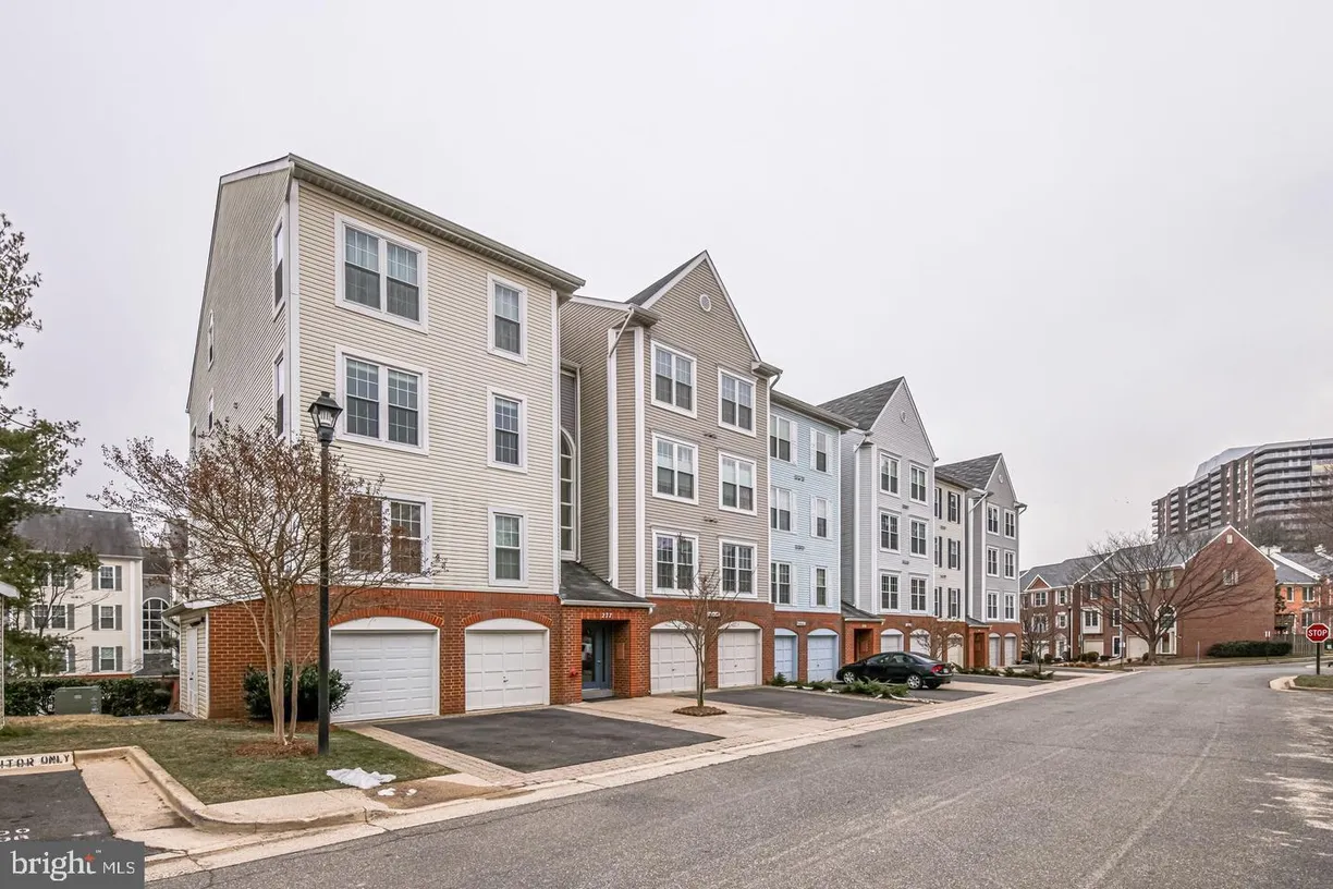 Washington Metro Area Real Estate | View 277 S Pickett St, 302 | 2 Beds