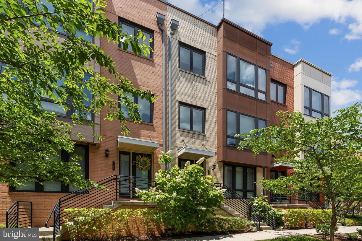 Washington Metro Area Real Estate | View 129 Cambria Walk | 4 Beds, 3 Baths