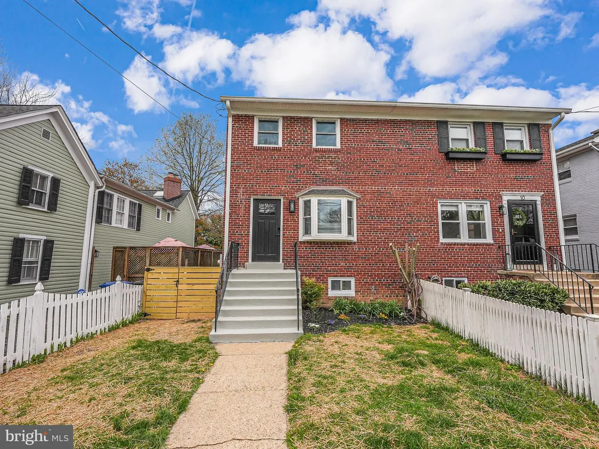 Washington Metro Area Real Estate | View 8 E Glendale Ave | 3 Beds, 2 Baths