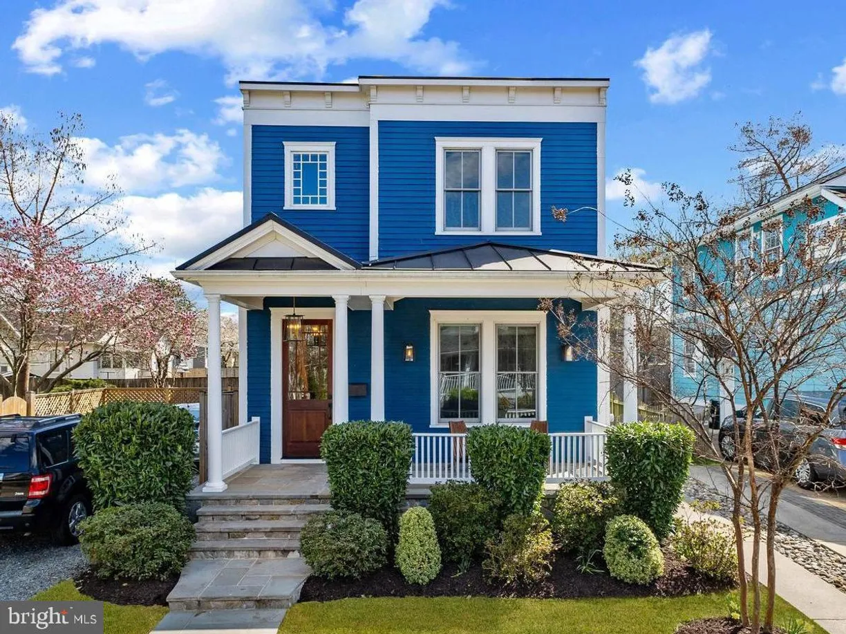 Washington Metro Area Real Estate | View 117 E Randolph Ave E | 4 Beds, 4 Baths