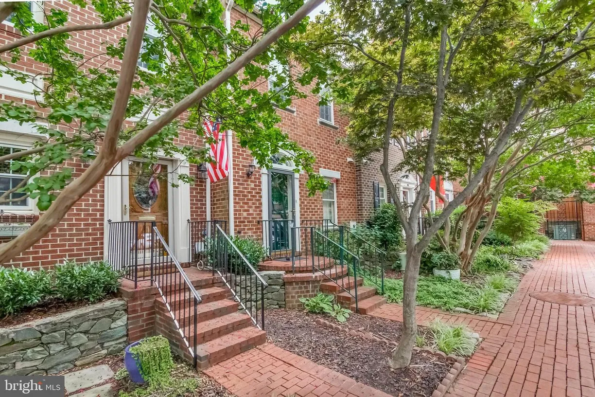 Washington Metro Area Real Estate | View 505 Tobacco Quay | 2 Beds
