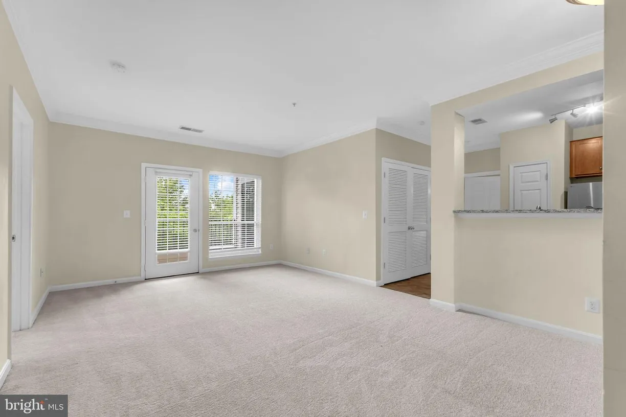 Washington Metro Area Real Estate | View 4850 Eisenhower Ave, 201 | Listing