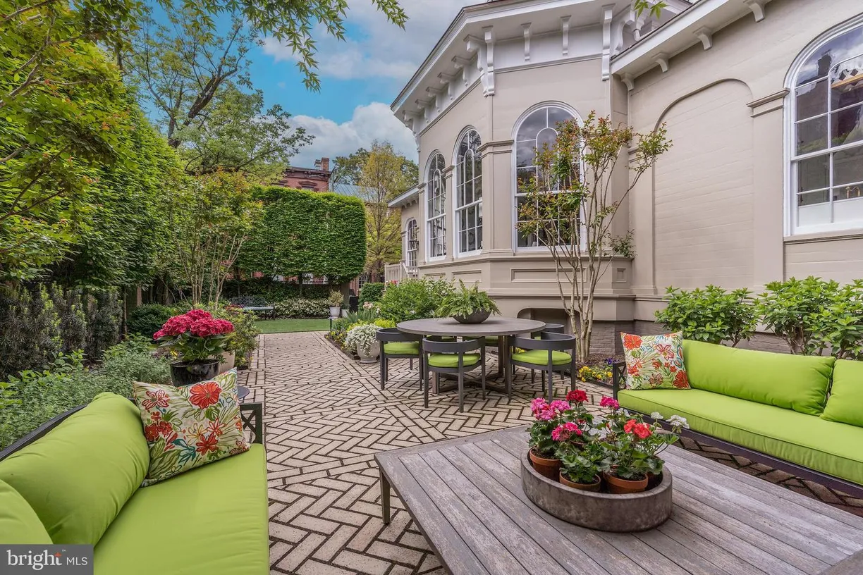 Washington Metro Area Real Estate | View 811 Prince St | Listing