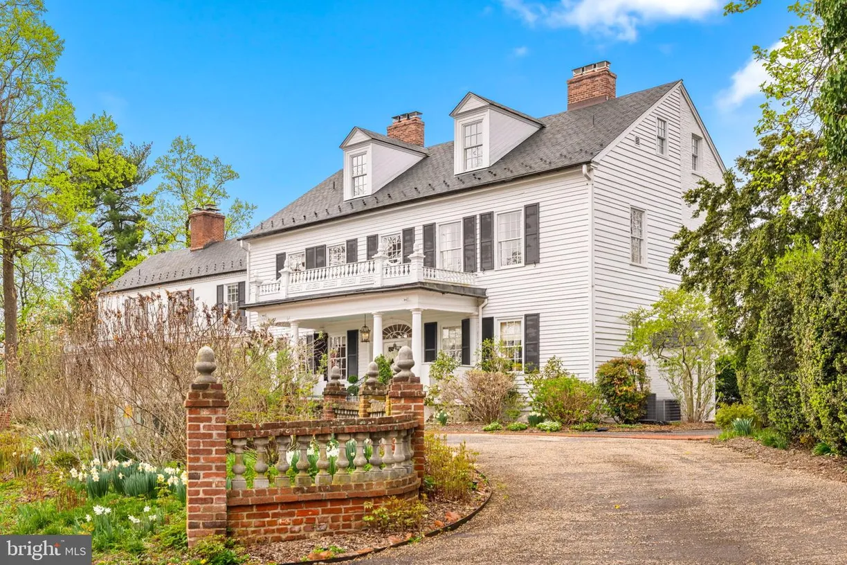 Washington Metro Area Real Estate | View 318 N Quaker Ln | Listing