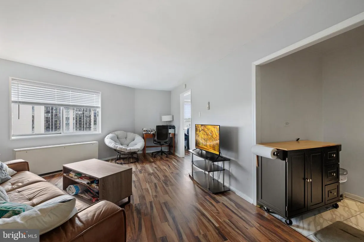 Washington Metro Area Real Estate | View 5340 Holmes Run Pkwy, 816 | 1 Bed, 1 Bath