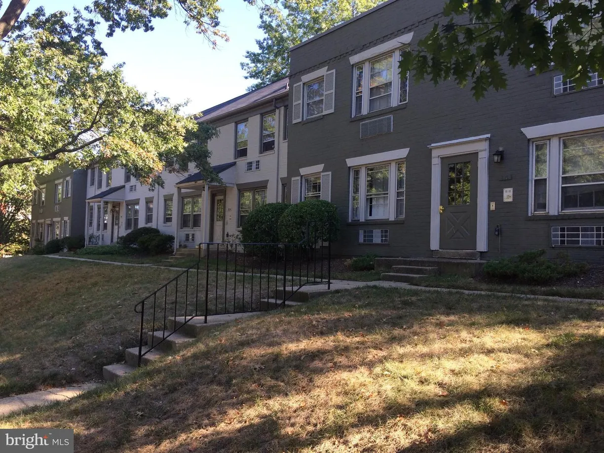 Washington Metro Area Real Estate | View 818 Jefferson St, b | 1 Bed