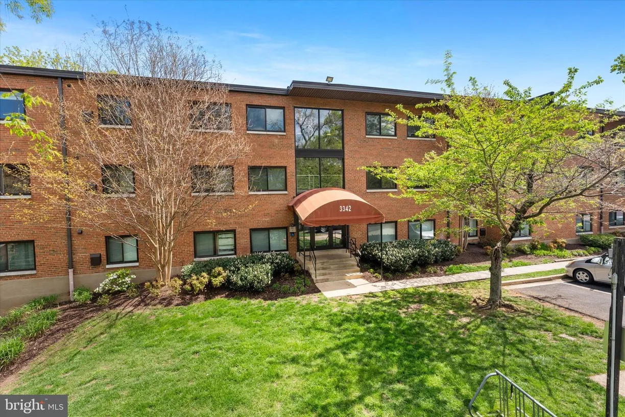 Washington Metro Area Real Estate | View 3342 28th St, 204 | 1 Bed