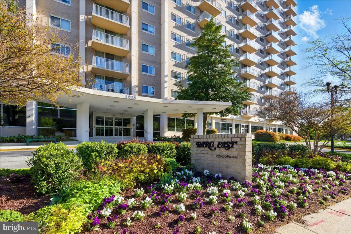 Washington Metro Area Real Estate | View 1225 Martha Custis Dr, 919 | 3 Beds, 2 Baths