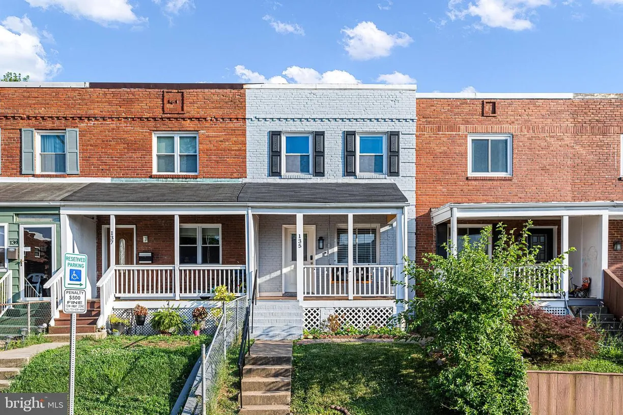Washington Metro Area Real Estate | View 135 Lynhaven Dr | 2 Beds