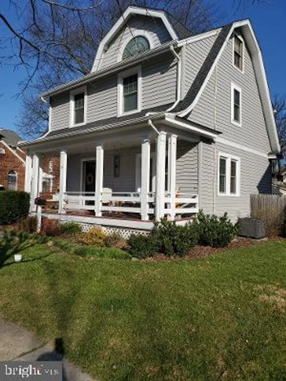 Washington Metro Area Real Estate | View 19 W Maple St | 3 Beds