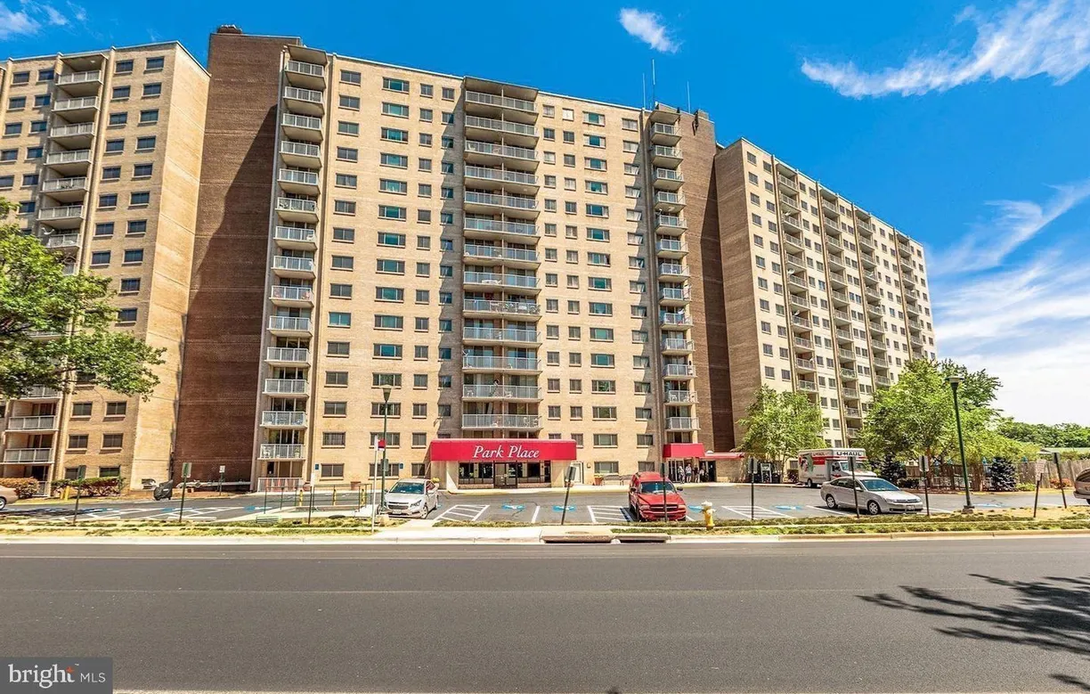 Washington Metro Area Real Estate | View 2500 N Van Dorn St N, 401 | 3 Beds, 2 Baths