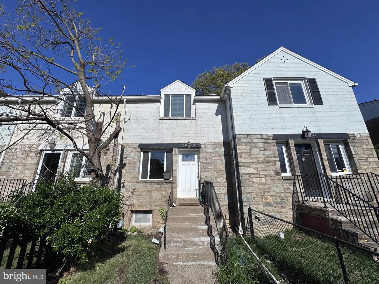 Washington Metro Area Real Estate | View 1015 Colonial Ave | 2 Beds