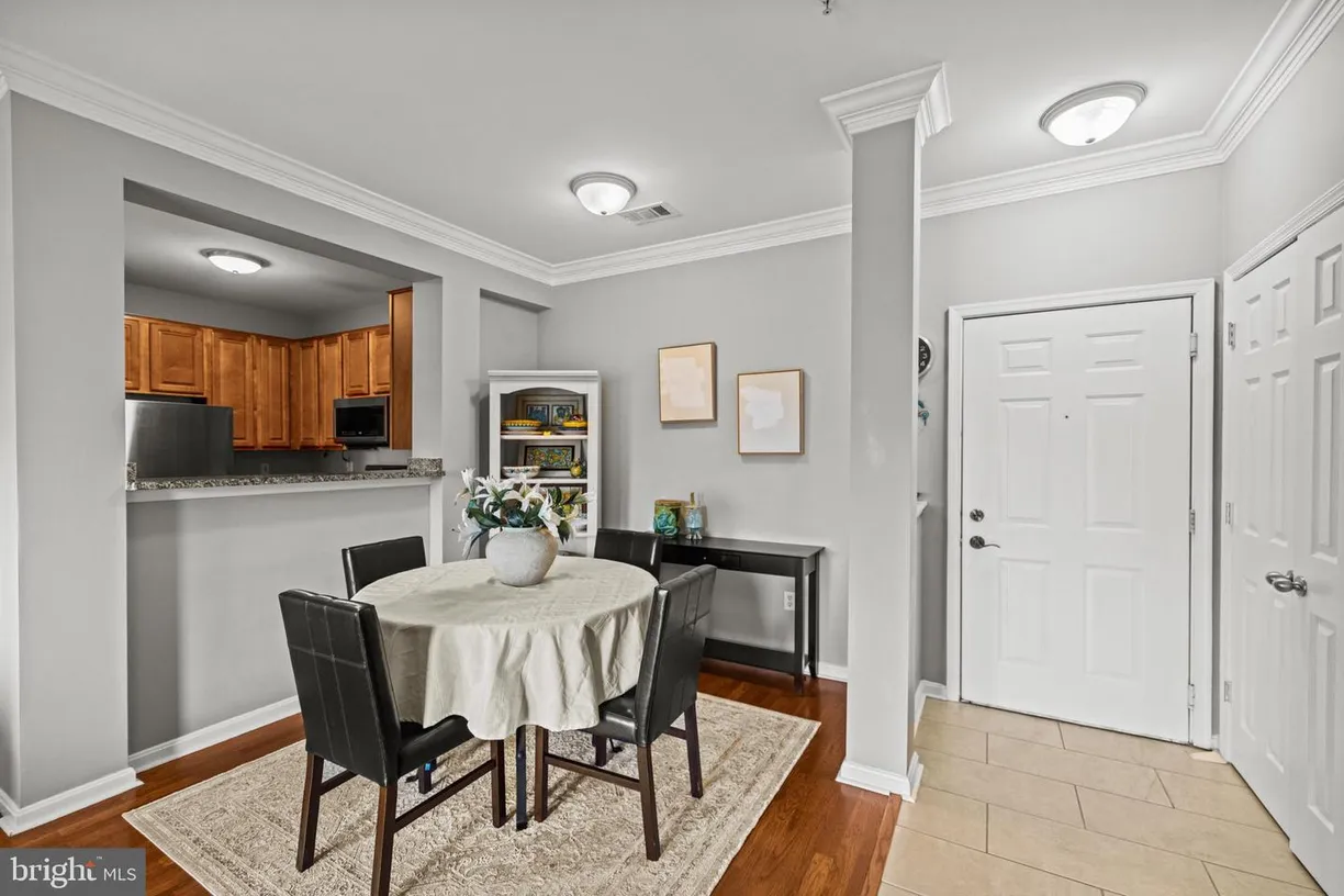Washington Metro Area Real Estate | View 4850 Eisenhower Ave, 427 | Listing