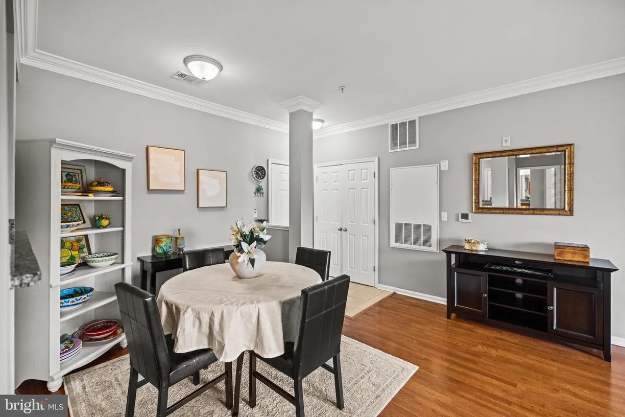 Washington Metro Area Real Estate | View 4850 Eisenhower Ave, 427 | Listing